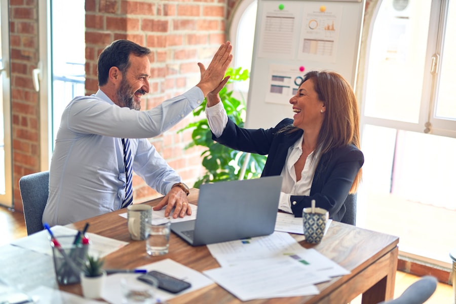 Insurance advisors helping expats in Spain